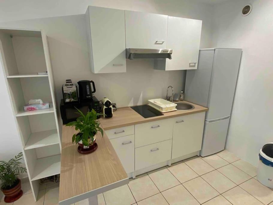 Logement Proche De La Plage Nice Bagian luar foto